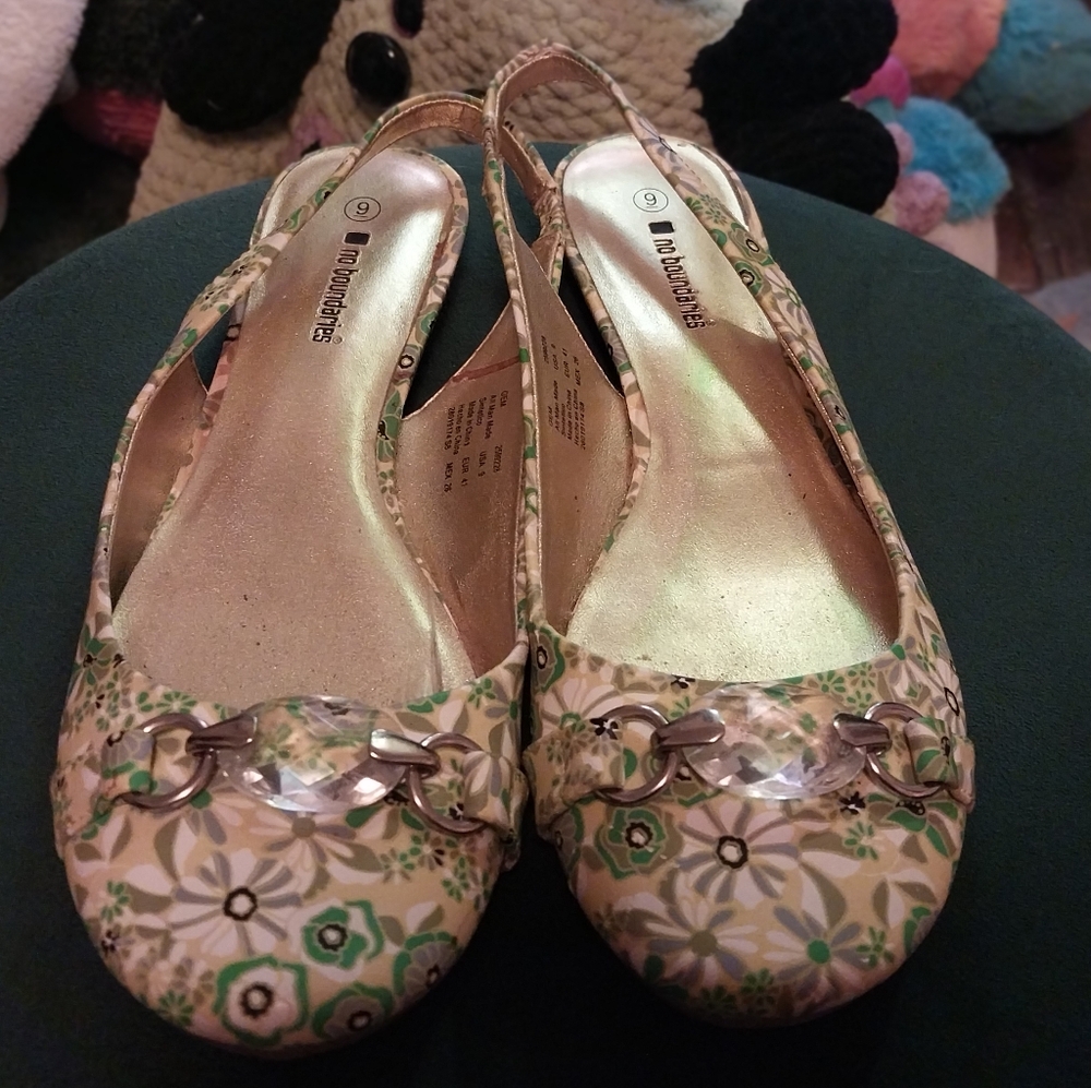 No Boundaries Floral Slingback Flats - Green and Cream